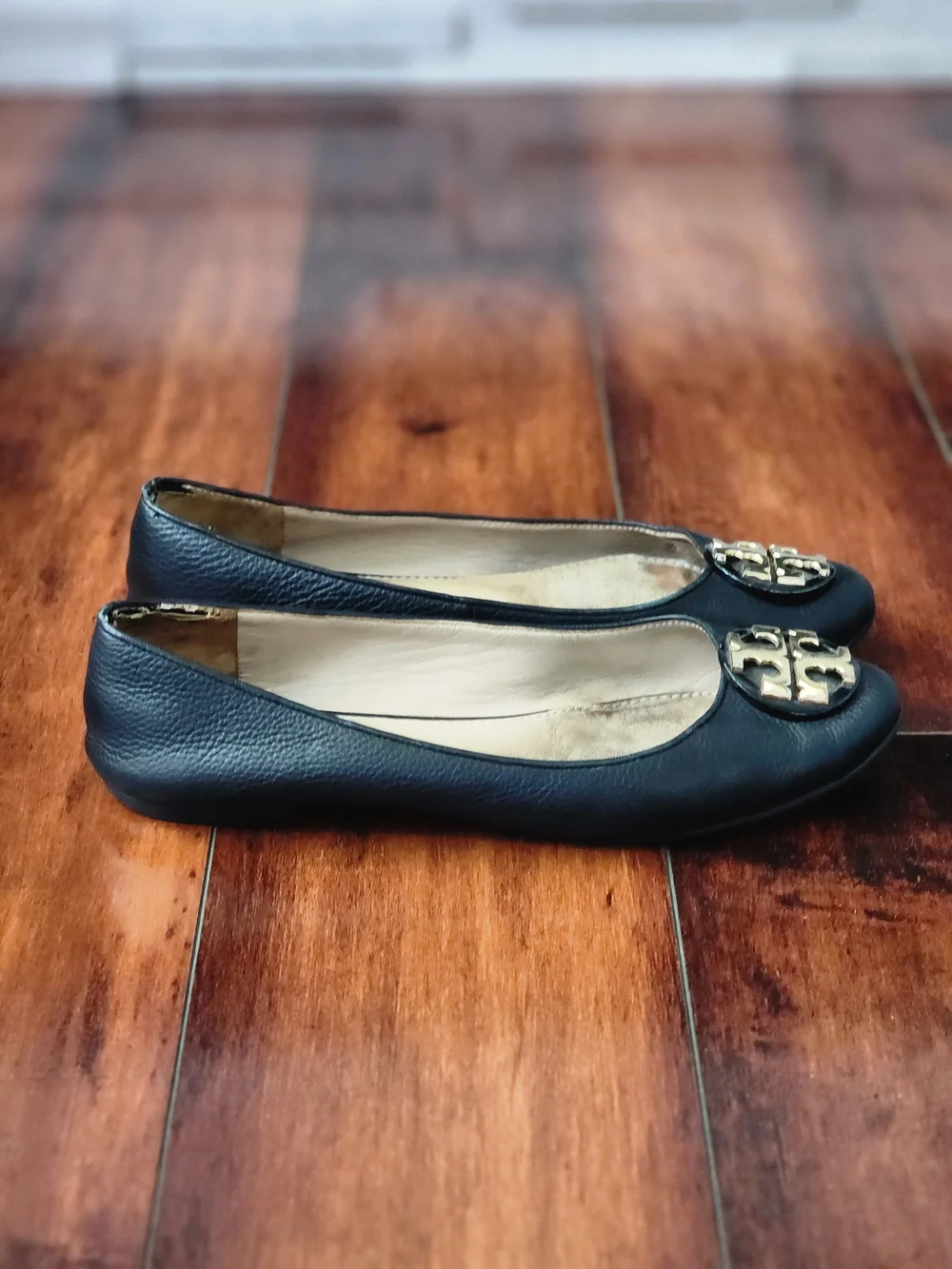 Tory Burch Reva Black Leather Ballet Flats Gold Logo Women's Size 7